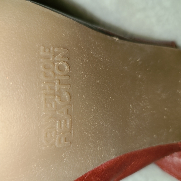 Kenneth Cole Reaction S. 9.5 Red Leather ♥️ Peep Toe Brown Wood Heel - Picture 7 of 8